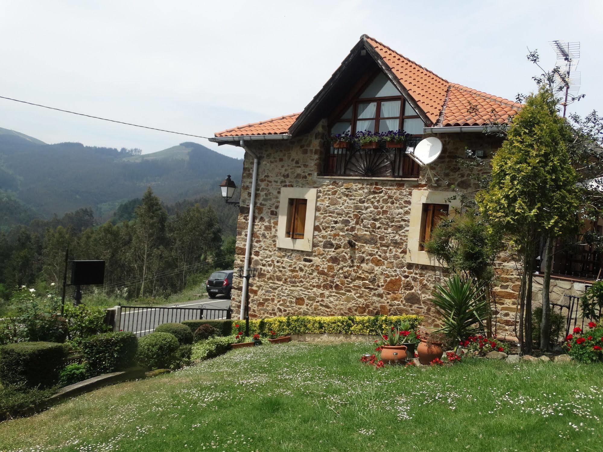 Penzion Urrezko Ametsa Sopuerta Exteriér fotografie